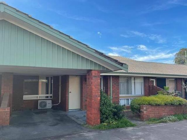 Easy care lifestyle with excellent amenity access