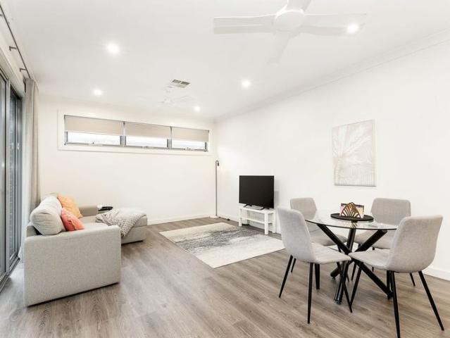 Easy Care Modern Living Between the City & Sea