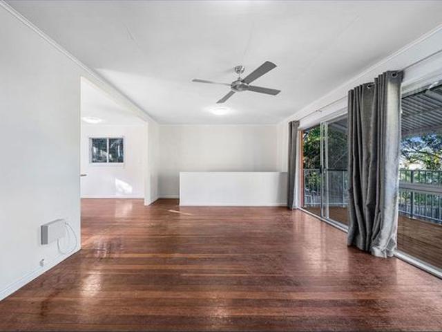 Easy Care Moffat Beach Home with Large Fenced Yard