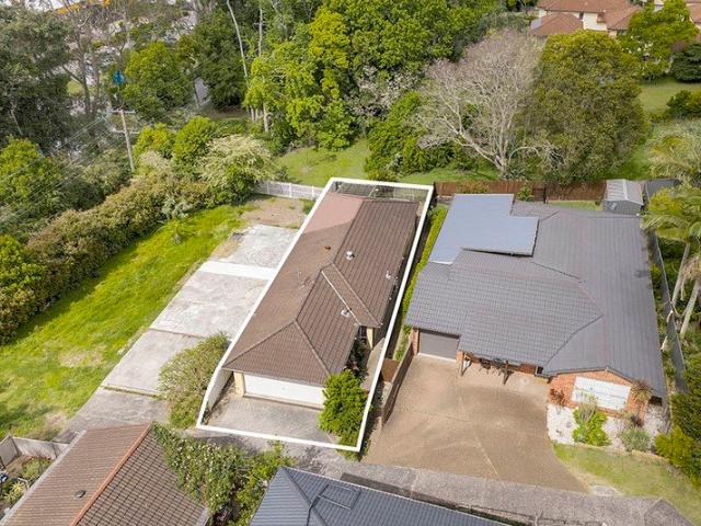 Easy Care Single Level Living in a Peaceful Cul de Sac