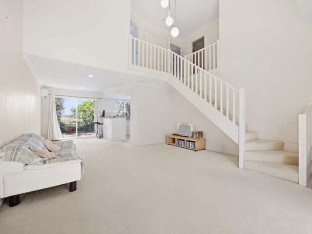EASY CARE TOWNHOUSE IN THE HEART OF HELENSVALE
