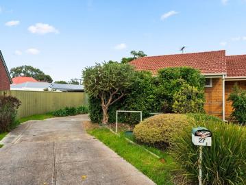 Easy Care Torrens Titled Living Wrapped in Leafy Everyday Convenience