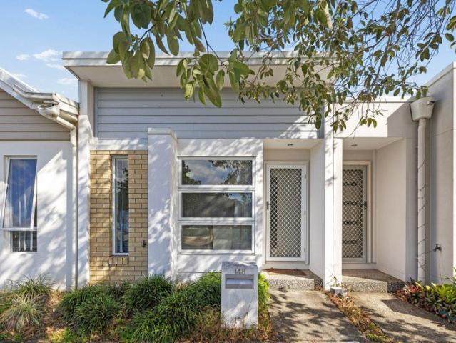 Easy care Terrace Home In A Prime Parkside Pocket