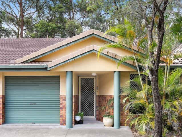 Easy care two storey unit with tranquil bushland vistas