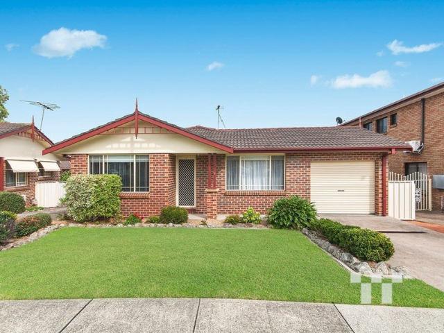 Easy Care Villa with Courtyard & Internal Garage Access
