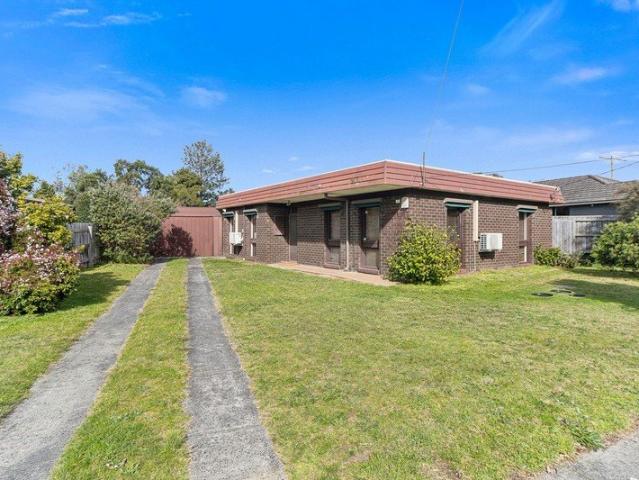 Easy Classic Living with So Much Potential!