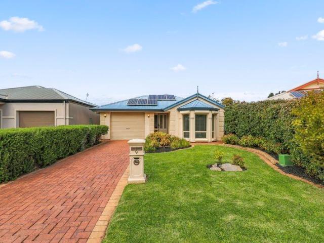 EASY COASTAL LIVING OPPOSITE RESERVE
