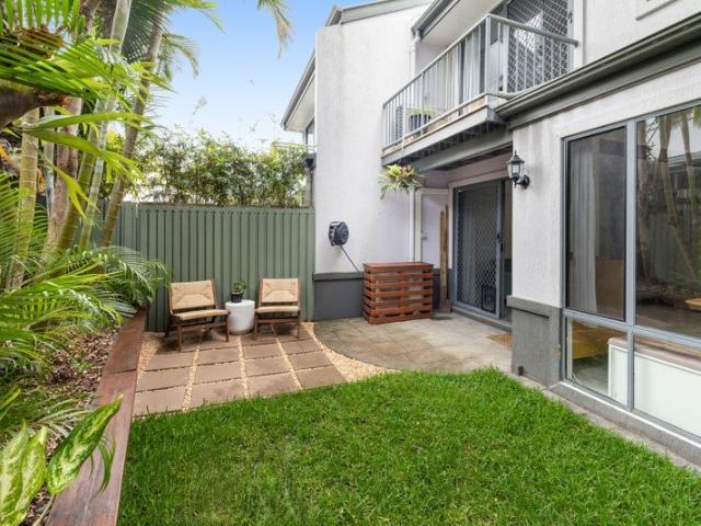 Easy Coastal Living in Mount Coolum Fully Furnished