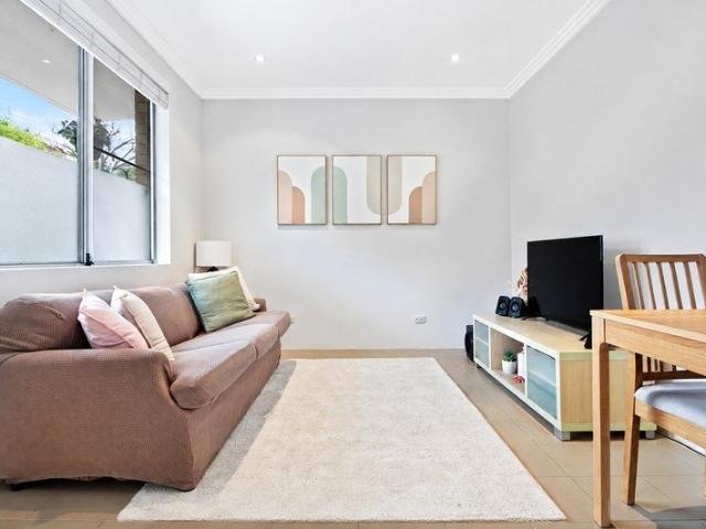 Easy Coastal Living in a Convenient Dee Why Setting