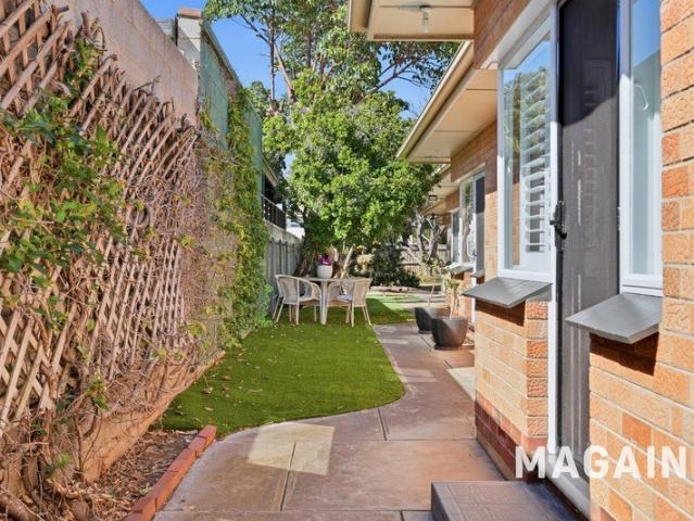 Easy Coastal Living in a Convenient Hove Location