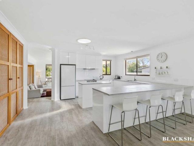 Easy Coastal Living in a Sought After Broulee Pocket