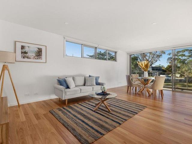 Easy Coastal Living in Prime Mornington Location