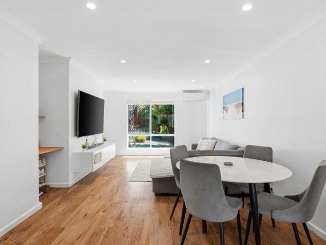 Easy Coastal Living, Just 500m from Scarborough Beach