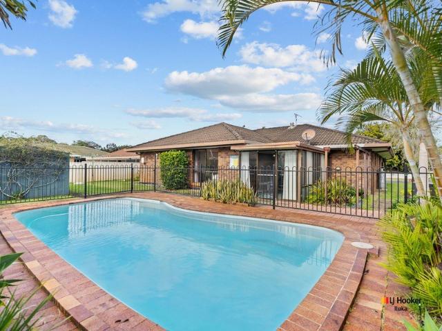 Motivated OwnersCoastal Living with a Pool!