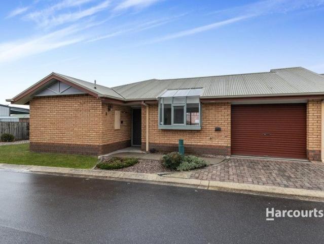 Easy Coastal Living with Sea Views Over 55s Welcome