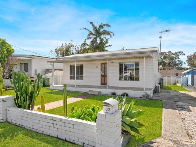 Easy Coastal Living with Versatile Detached Sleepout