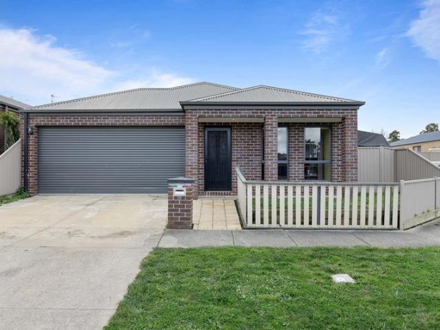 Easy, Comfortable Living in a Sought After Mount Clear Location