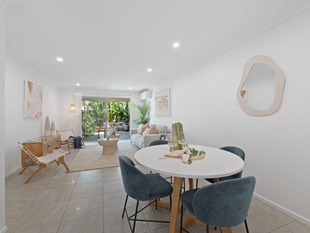 Easy Convenient Lowset Living At It's Best