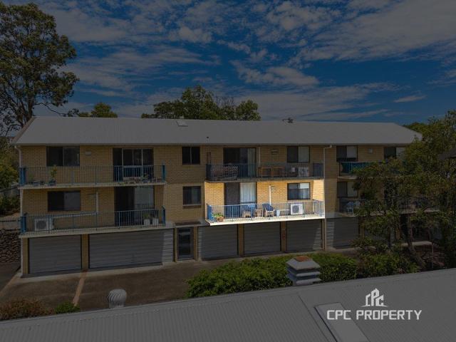 Easy Courtyard Access in a Convenient Taringa Location