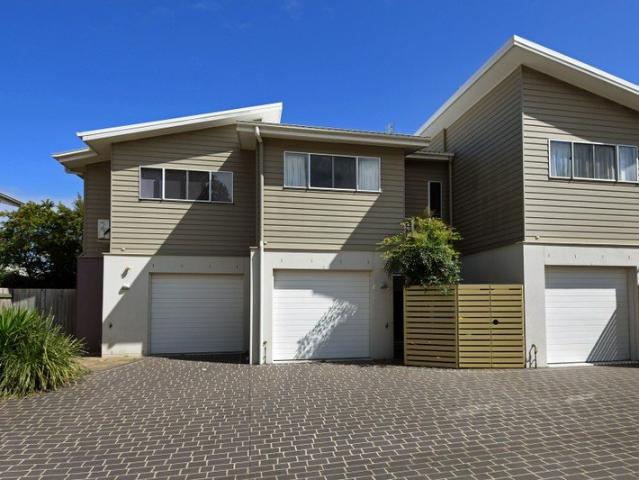 Easy Eastside Living with Investment Appeal