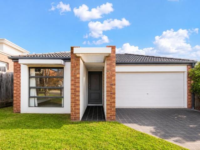 Easy Family Living in a Convenient Berwick Location 7 Melzak Way, Berwick VIC 3806