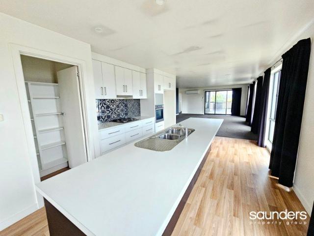 EASY FAMILY LIVING IN ST LEONARDS