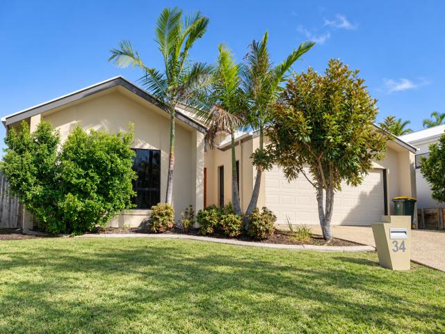 Easy Family Living, Room to Relax & Peregian Springs at Your Doorstep!