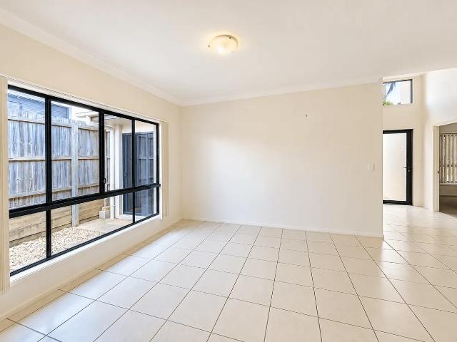 Easy Family Living, Room to Relax & Peregian Springs at Your Doorstep!