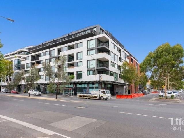 Easy Inner City Living in the Heart of West Melbourne!