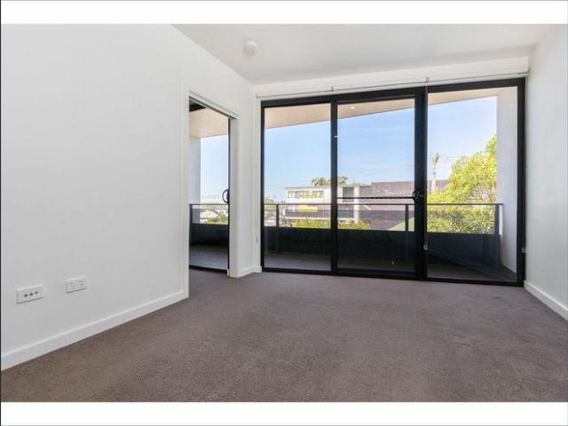 EASY LAKESIDE LIVING IN THE HEART OF BELMONT