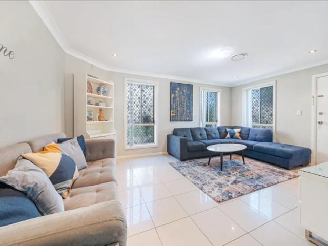 EASY LIVING 4 BEDROOM TOWN HOUSE
