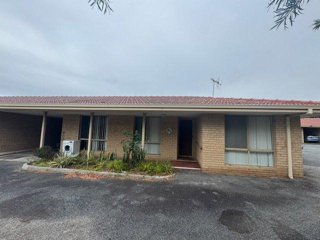 Easy Living 2 Bedroom Unit Near Town Centre
