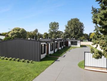 Gisborne, Macedon Ranges, Victoria - Equipped kitchen