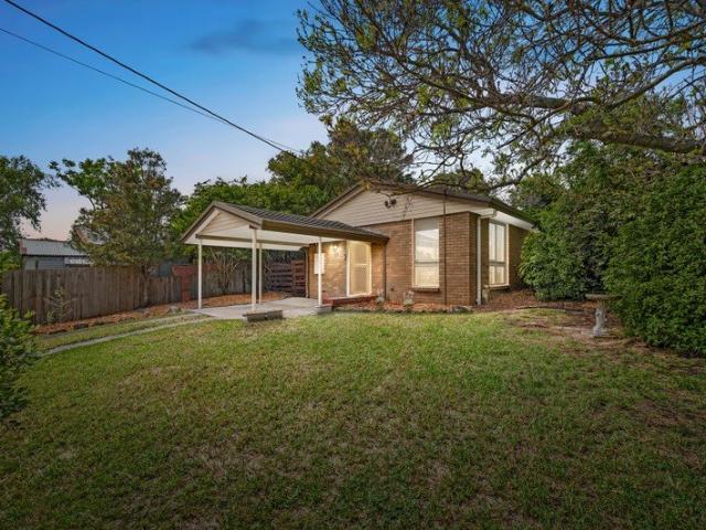 Easy living unit near beach and shops