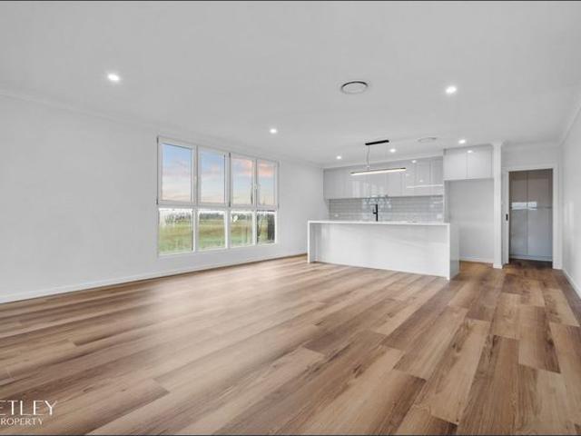 Easy Living with Open Space at Your Doorstep