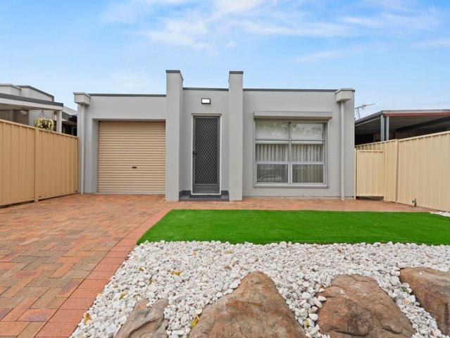 Easy Living with a Standout Outdoor Setting