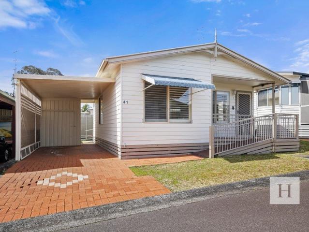 Easy Living with Deck, Patio and Shed in Macquarie Shores Over 50s Village