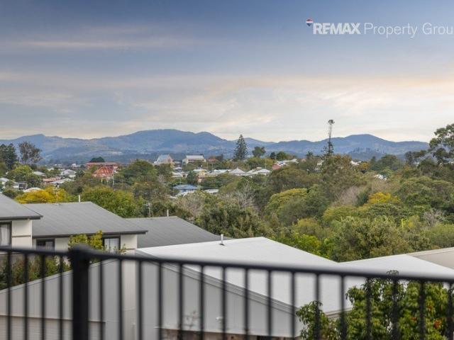 Easy Living with Range Views