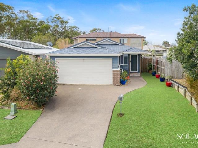 Easy living, a little extra charm and room to feel at home in a lovely neighbourhood!