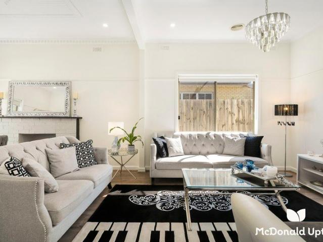 Easy Living Access to the Best of Essendon
