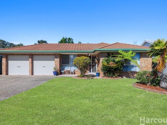 Easy Living, Big Backyard & Plenty of Potential