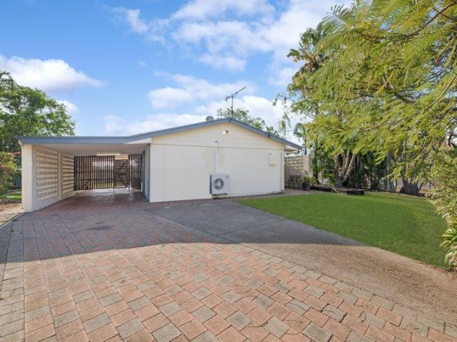 EASY LIVING, CONVENIENT LOCATION!