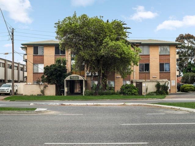 Easy Living, Connected Location