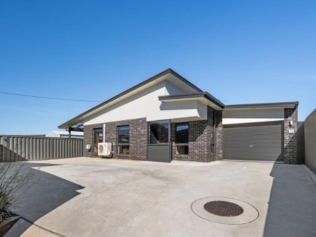 Easy Living, Energy Smart & No Lawnmower Required!