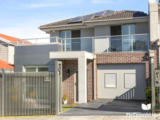 Easy Living Excellence, 4 Doors from the Park