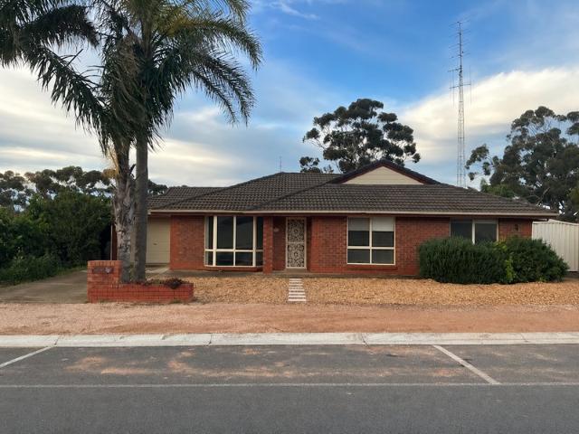 Easy Living, Great Location