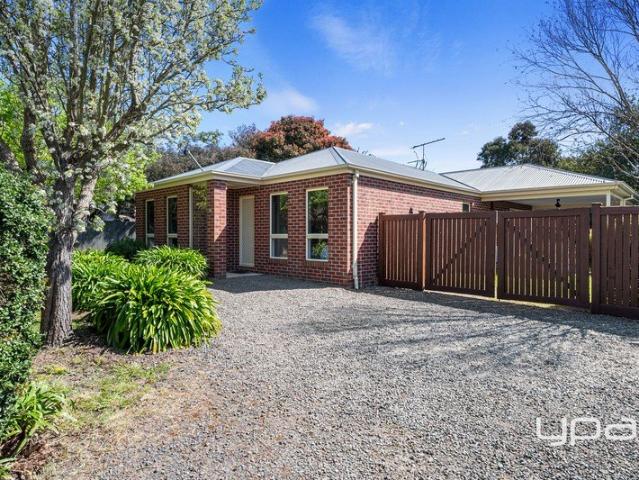 EASY LIVING IN THE HEART OF BALLAN