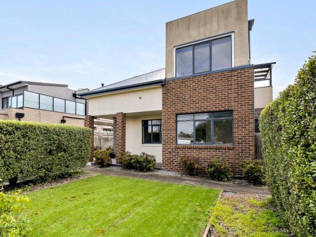 Easy Living in the Heart of Glenroy