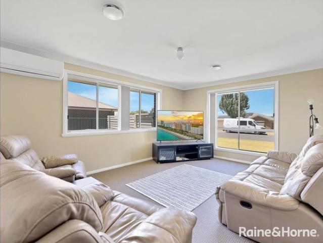 EASY LIVING IN THE HEART OF EGLINTON Available 17.9.2026