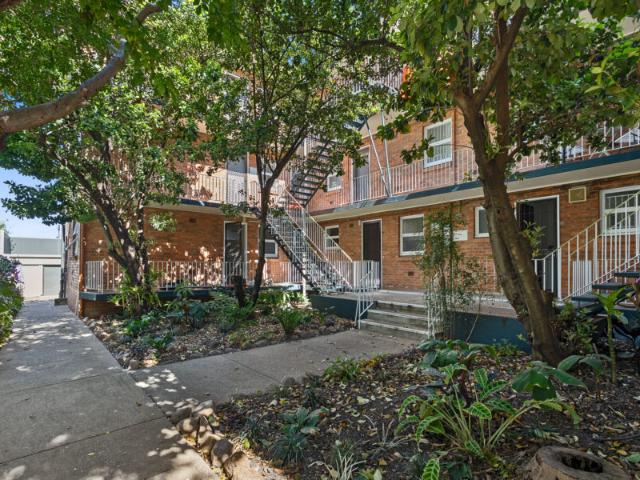 Easy Living in the Heart of New Farm!